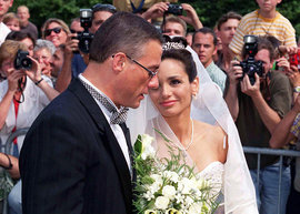 Жан-Клод Ван Дамм, Глэдис Португез