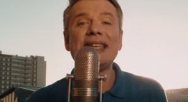 В Рунете набирает колоссальную клип группы 'Ундервуд', в котором поется 'Скажи мне, чей Крым, и я тебе скажу, кто ты'