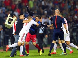 Сборной Сербии засчитали поражение в матче с Албанией из-за провокации...албанских фанатов