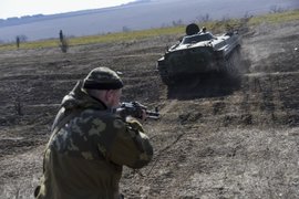 Луганский блогер Юлий Федоровский в интервью Pravda.Ru рассказал, почему активные боевые действия на Украине могут возобновиться в любой момент