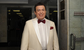 В Славянске националисты испортили почетную доску Кобзона