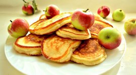 оладьи, яблоки