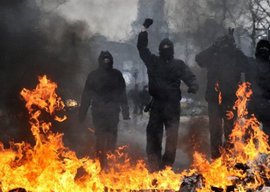 Перед тем, как заживо похоронить пленного, украинские неонацисты сделали фото "на память"