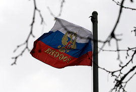 Социологи: Миролюбивая Россия должна игнорировать критику враждебного Запада