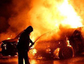 Представители  специальной мониторинговой миссии ОБСЕ, работающей в Донецке, отреагировали на поджог собственных бронеавтомобилей