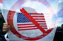 Создание "патриотического стоп-листа" для НКО вызвало бурную реакцию. Что происходит на самом деле и откуда паника: