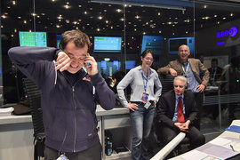 Преодолевший 6,4 млрд километров модуль "Фила" вновь вышел на связь с Землей с ядра кометы 67P/Чурюмова-Герасименко