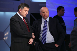 В Мариуполе Турчинов с Аваковым провели совещание с силовиками