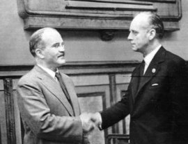 Академик Национальной академии наук Белоруссии Александр Коваленя рассказал Pravda.Ru малоизвестные подробности о пакте Молотова-Риббентропа