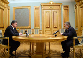 Россия, наблюдая за Коломойским, тоже не спит