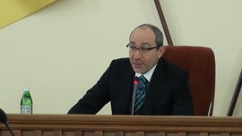 Мэр Харькова под охраной внезапно покинул заседание горсовета