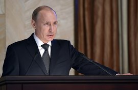 Владимир Путин выступил на итоговой коллегии ФСБ России и предупредил сотрудников спецслужб, что в период выборов 2016 и 2018 годов их ждёт много работы. Что имел в виду президент: