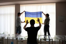 Сегодня Украина с Крымом и без дефолта выбирала бы президента...