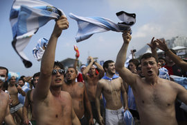 Аргентинские болельщики устроили погром в Буэнос-Айресе