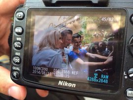 Микки Рурк стал обладателем футболки с изображением российского президента