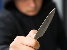 Арестован водитель, перерезавший горло гаишнику прямо в машине ДПС. Видео 18+