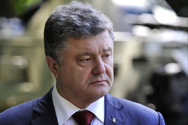 Порошенко отложил мобилизацию из-за режима прекращения огня на Донбассе