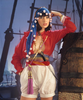 женщина-пират
