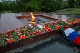 Балерина Большого театра Светлана Захарова и генерал армии в отставке Махмут Гареев рассказали о всероссийской акции благотворительного фонда "Память поколений"