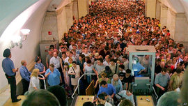 В московском метро поезд сошел с рельсов, три человека погибли, 80 пассажиров получили травмы