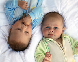 близнецы, двойняшки, братья, сестры, однояйцевые близнецы, близняшки